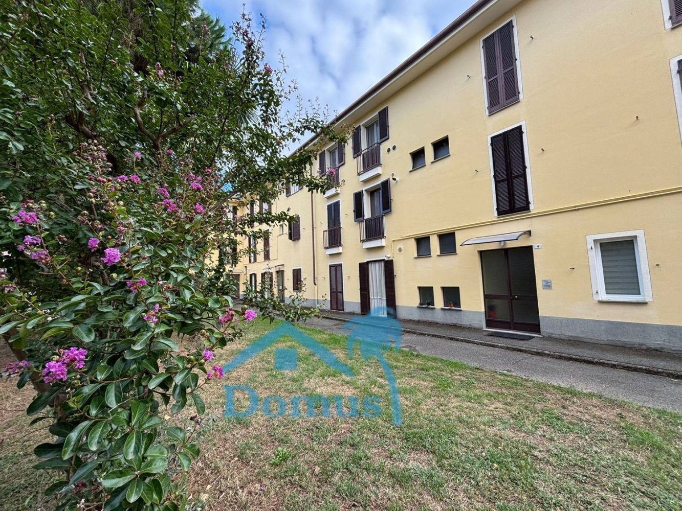 4 bedrooms Apartment in Campiglione-Fenile, Italy No. 344179