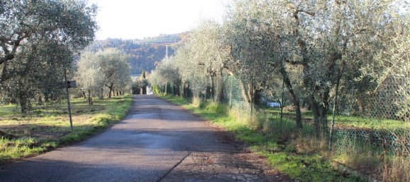 3 bedrooms Apartment in Florence, Italy No. 233126 3