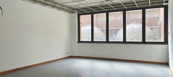 109m² Office in Argelato, Italy No. 310837 7