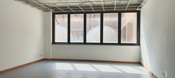 109m² Office in Argelato, Italy No. 310837 11