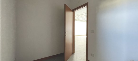 109m² Office in Argelato, Italy No. 310837 3