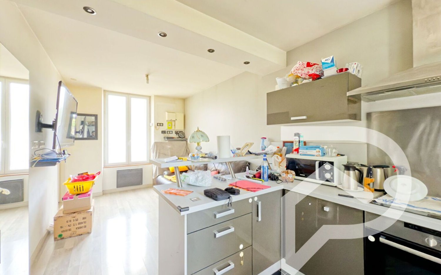 2-salle Appartement à Persan, France No. 337554