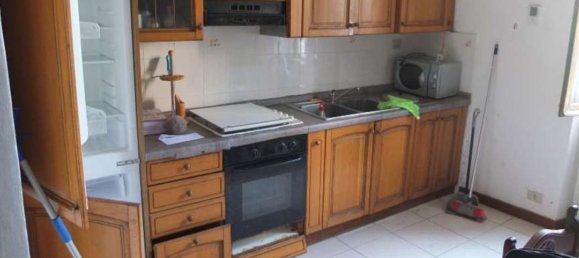 Квартира с 3 комнатами в Перуджа, Италия № 193606 2