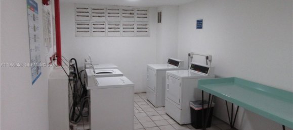 2 bedrooms Commercial property for rent in Miami, Miami-Dade, Florida, USA № 615530 3