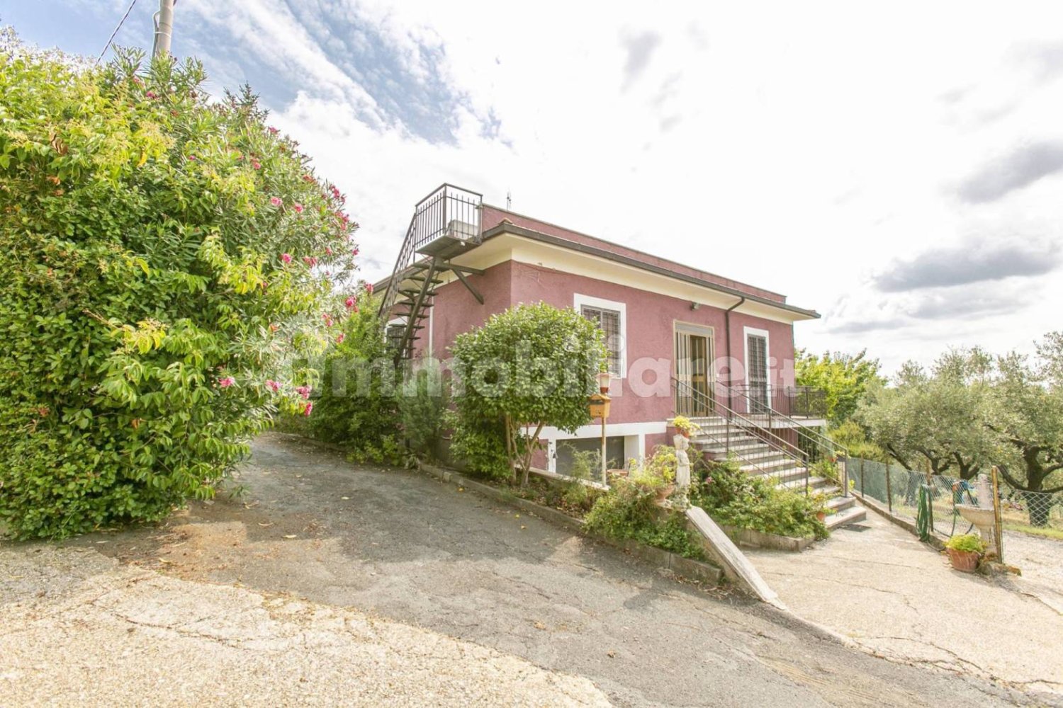 Вилла с 6 спальнями в Дженцано ди Рома, Италия № 351821