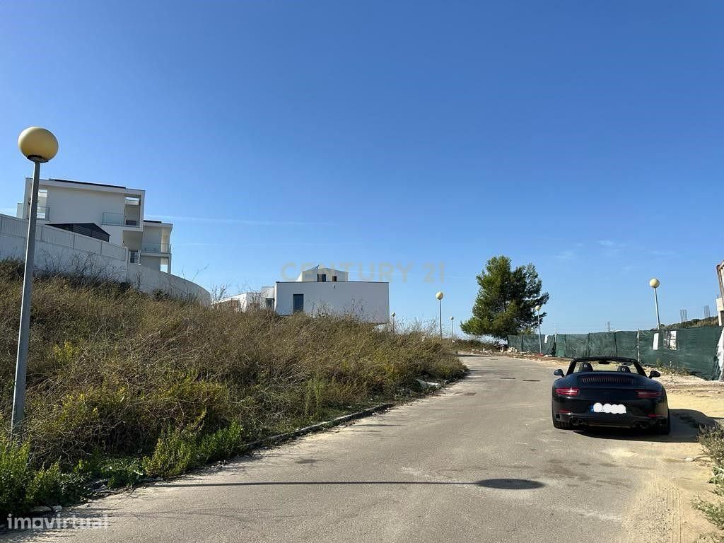 160m² Land in Almada, Portugal No. 173840