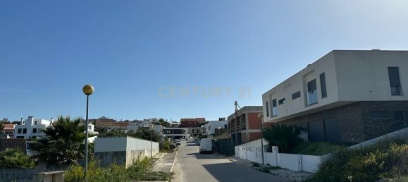 160m² Land in Almada, Portugal No. 173840 2