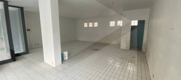 Imóvel comercial de 1 divisão em Bari, Italy N.º 33879 2