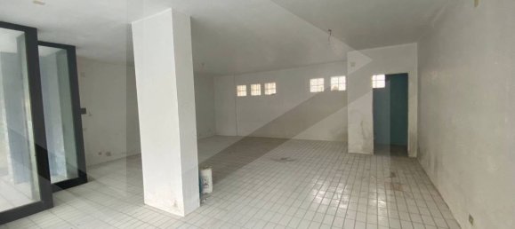 Imóvel comercial de 1 divisão em Bari, Italy N.º 33879 5