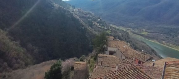 3 Schlafzimmer Doppelhaus in Ascrea, Italy, Nr. 158180 3