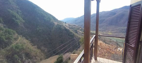 3 Schlafzimmer Doppelhaus in Ascrea, Italy, Nr. 158180 12