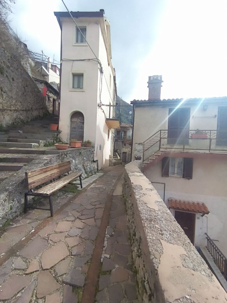 3 Schlafzimmer Doppelhaus in Ascrea, Italy, Nr. 158180