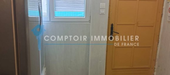 33m² Commercial property in Maisse, France No. 164979 3