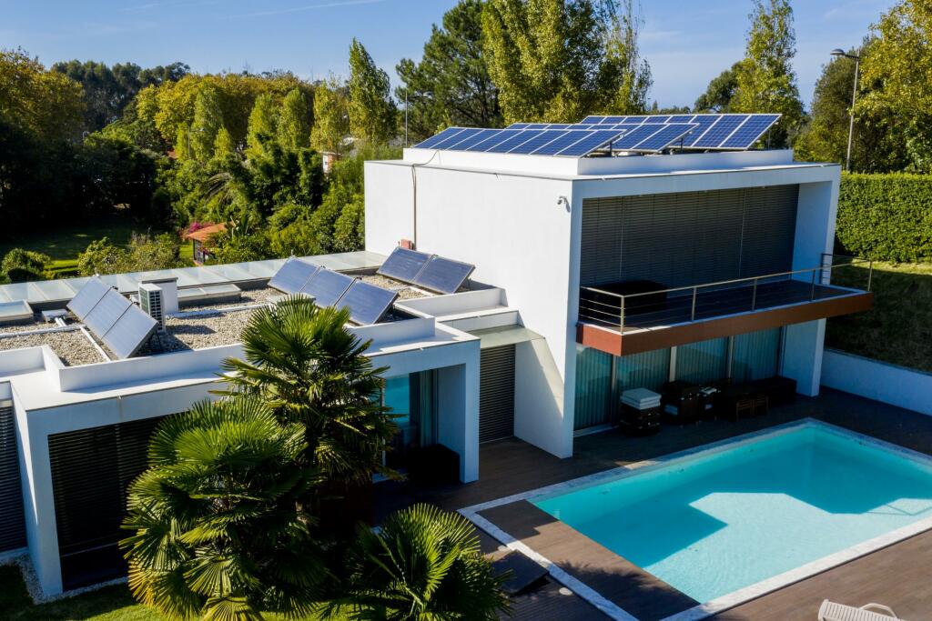 4 bedrooms Villa in Vila Nova de Gaia, Portugal No. 145092