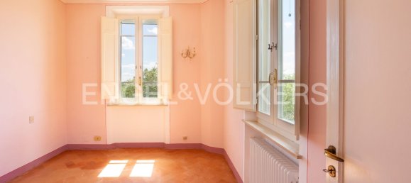 5 bedrooms Villa in Siena, Italy No. 104662 8