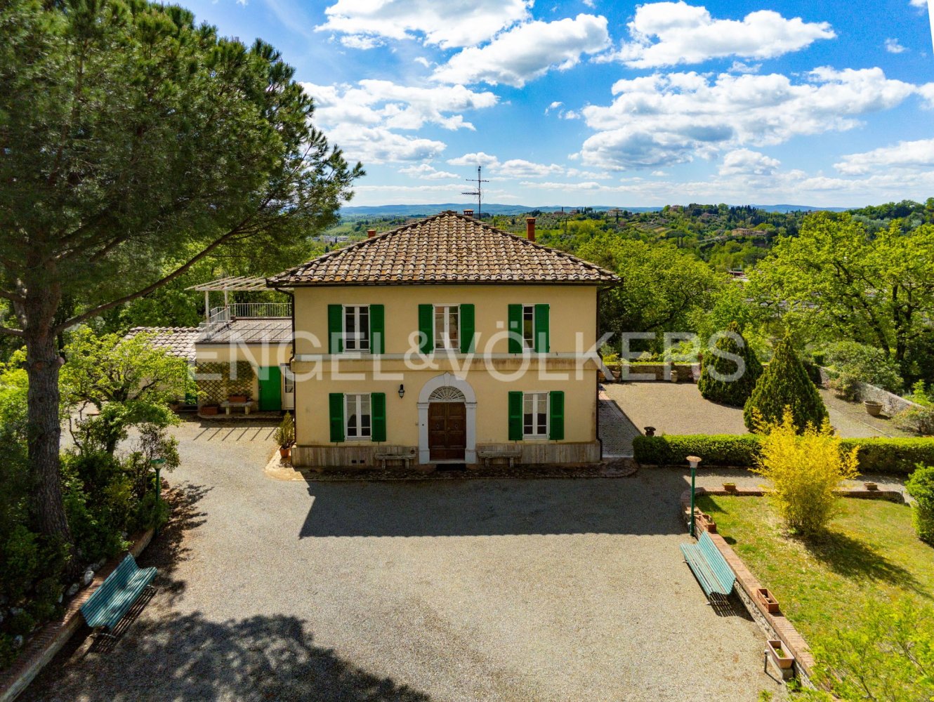 5 bedrooms Villa in Siena, Italy No. 104662