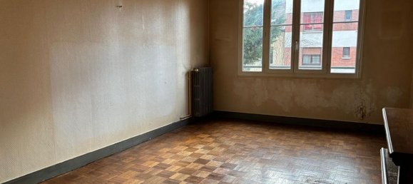 Apartamento de 2 dormitorios en Creteil, France No. 167430 2