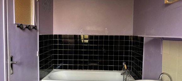 Apartamento de 2 dormitorios en Creteil, France No. 167430 3