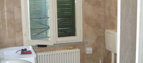 5 rooms Apartment in Salsomaggiore Terme, Italy No. 275563 2