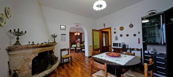 5 rooms Villa in Seggiano, Italy No. 141858 8