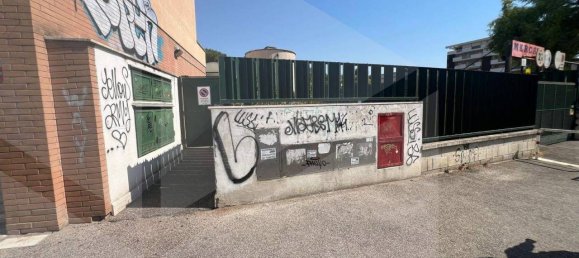 16m² Garage in Rome, Italy No. 24979 2