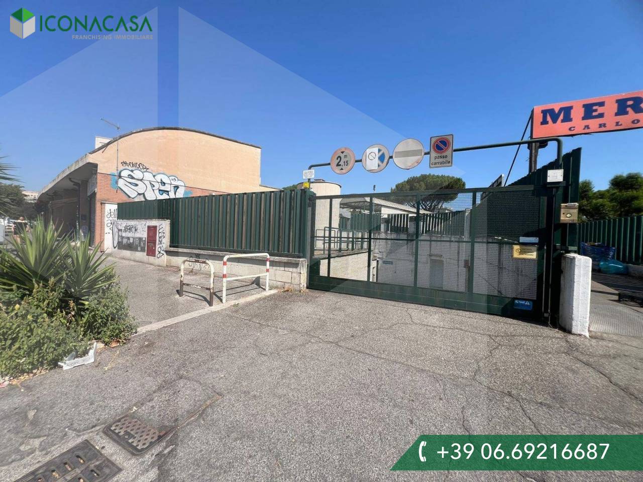 16m² Garage in Rome, Italy No. 24979