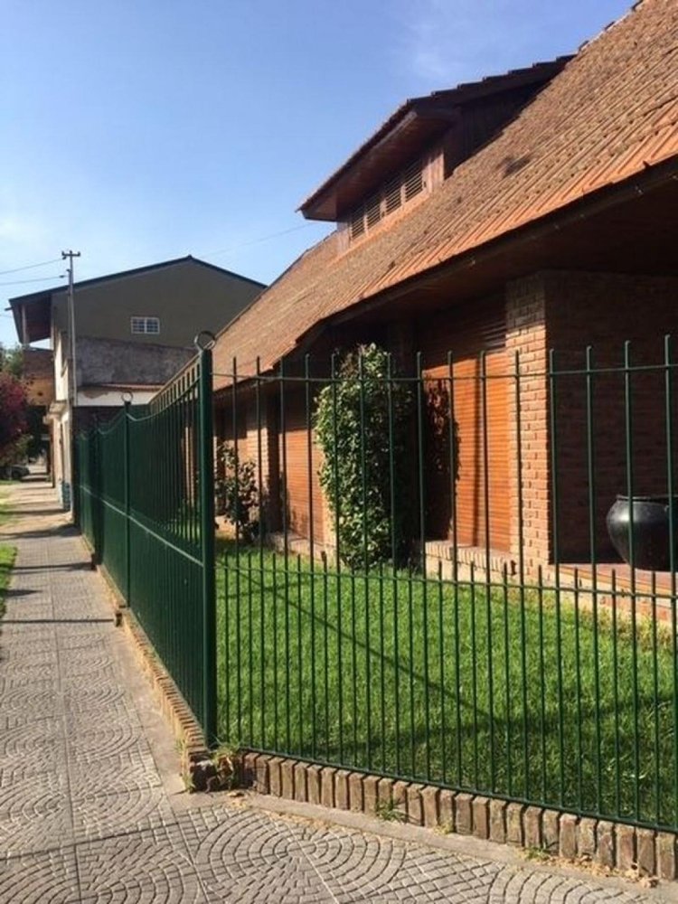 3 bedrooms House in Mar del Plata, Argentina No. 83323