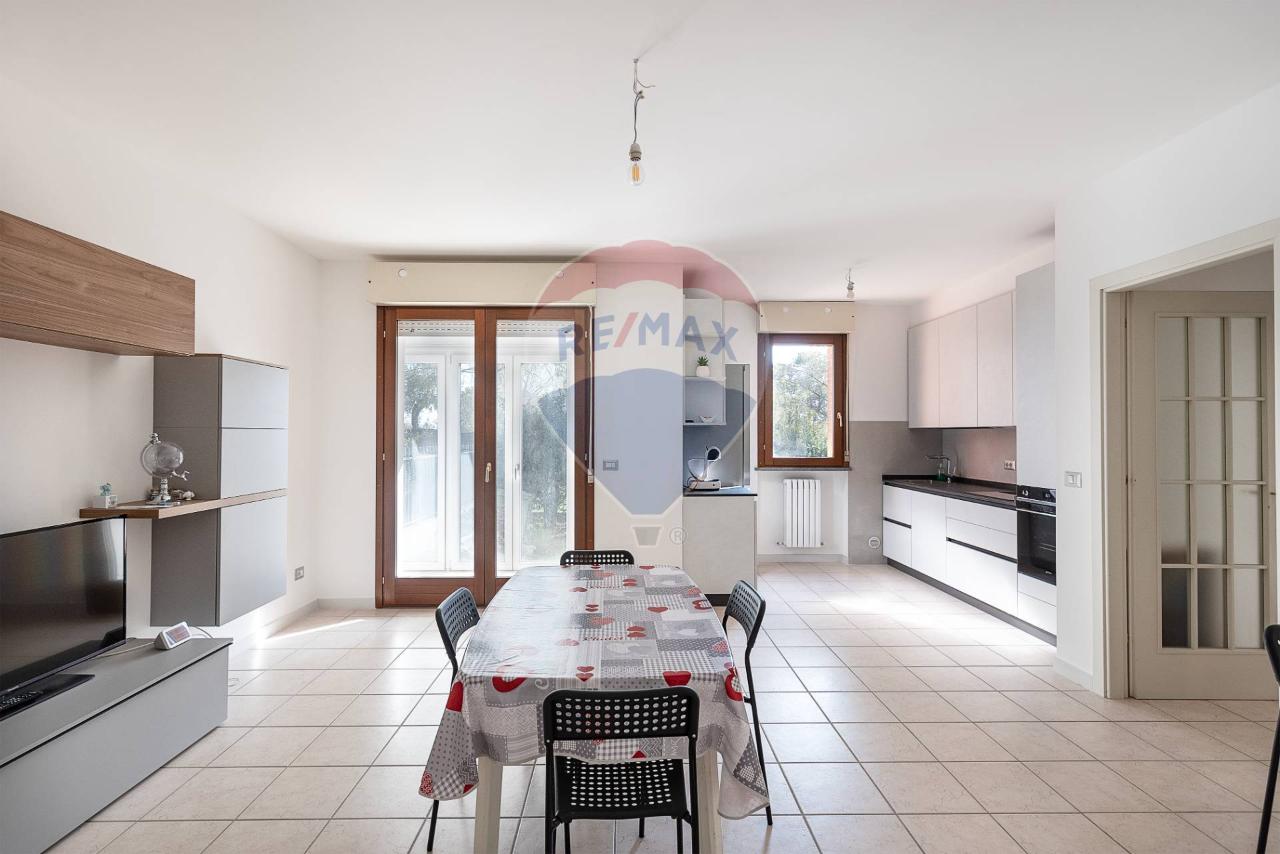 3 rooms Apartment in Monte San Vito, Italy No. 15521
