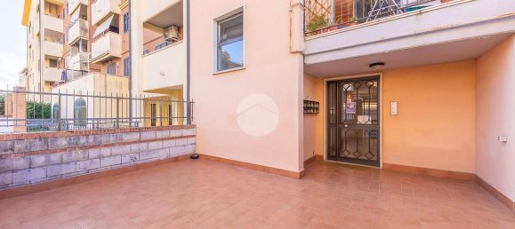 3 bedrooms Apartment in Rome, Italy No. 318676 2