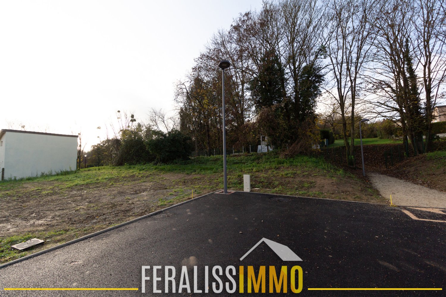 Terreno en Jouy-le-Moutier, France No. 168250