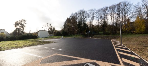 Terreno en Jouy-le-Moutier, France No. 168250 3