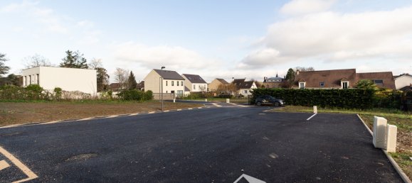 Terreno en Jouy-le-Moutier, France No. 168250 2