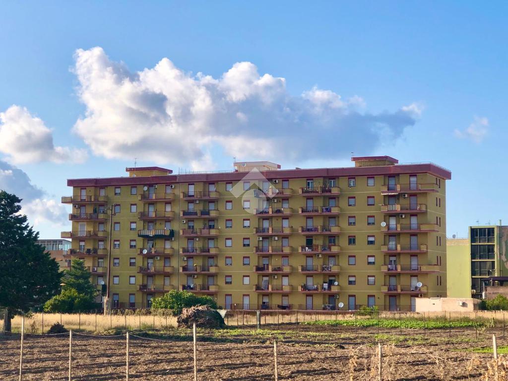 Apartamento de 2 dormitorios en Palermo, Italy No. 52260