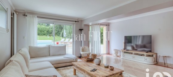 5 bedrooms House in Montmorency, France No. 345998 5