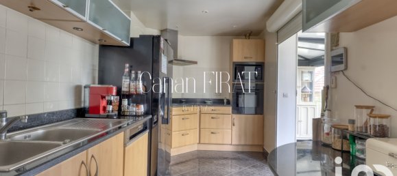 5 bedrooms House in Montmorency, France No. 345998 10