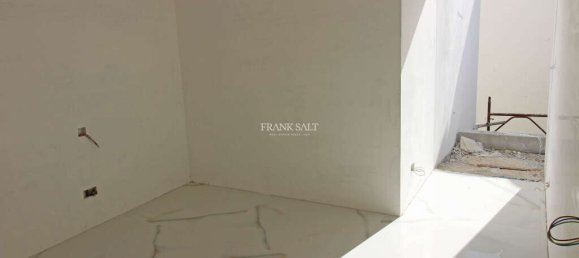 Apartamento de 3 dormitorios en Swieqi, Malta No. 4875 22