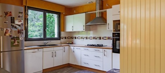 3 bedrooms House in Nantes, France No. 290964 4