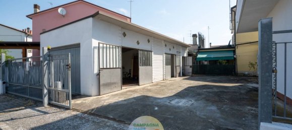 2 Schlafzimmer Villa in Codigoro, Italy, Nr. 307332 5