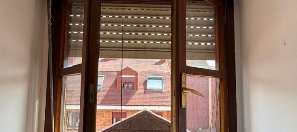 Ático de 3 dormitorios en Oviedo, Spain No. 177537 32