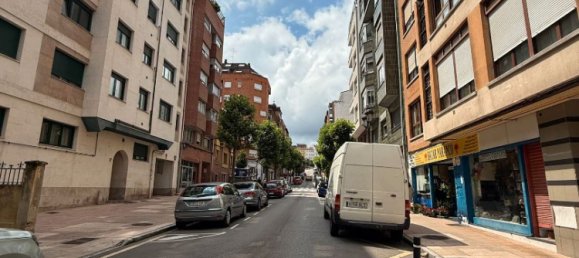 Ático de 3 dormitorios en Oviedo, Spain No. 177537 41