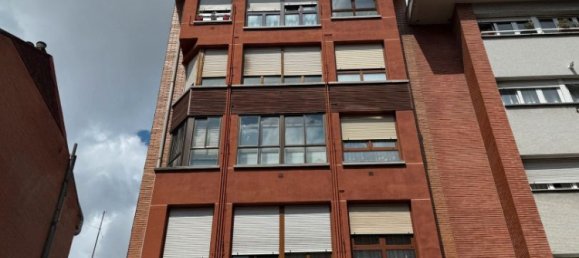 Ático de 3 dormitorios en Oviedo, Spain No. 177537 40