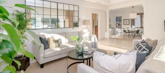 4 bedrooms Villa in Marbella, Spain No. 175373 9