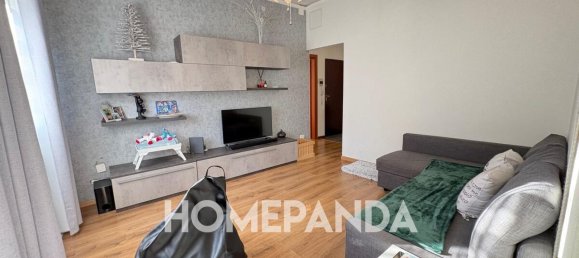 4 rooms Apartment in Turin, Italy No. 43936 2