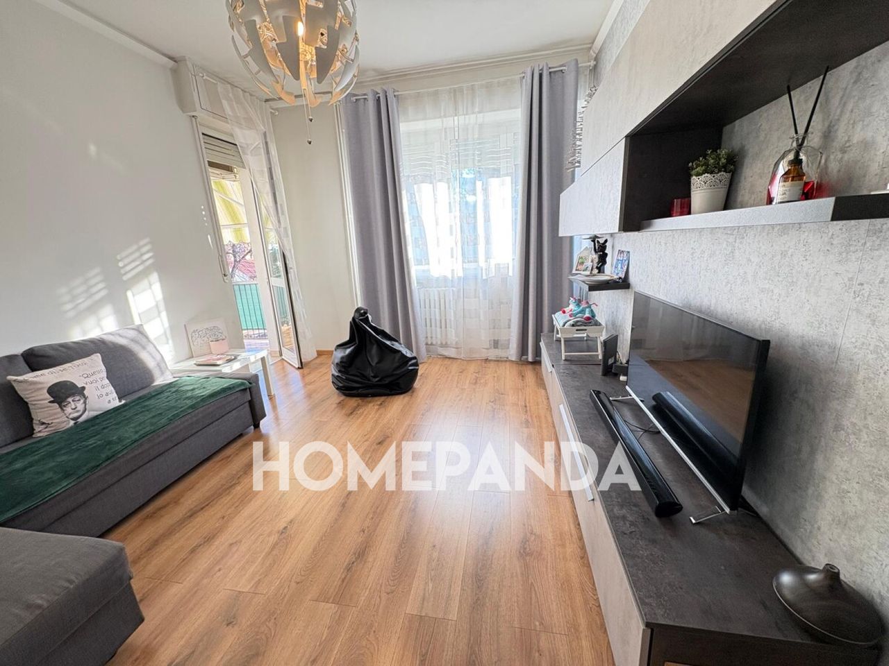 4 rooms Apartment in Turin, Italy No. 43936