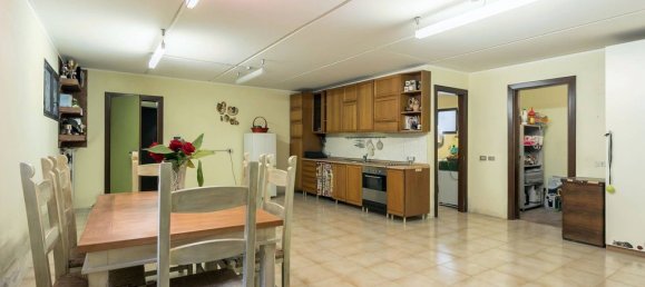 4 Schlafzimmer Villa in Cavenago di Brianza, Italy, Nr. 122233 18