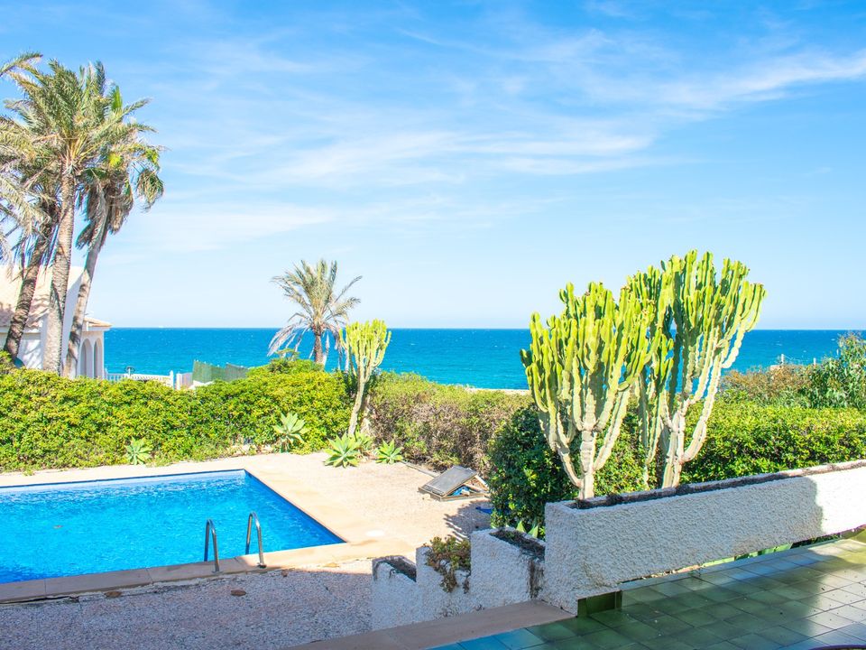 5 bedrooms Villa in Cabo Roig, Spain No. 222312