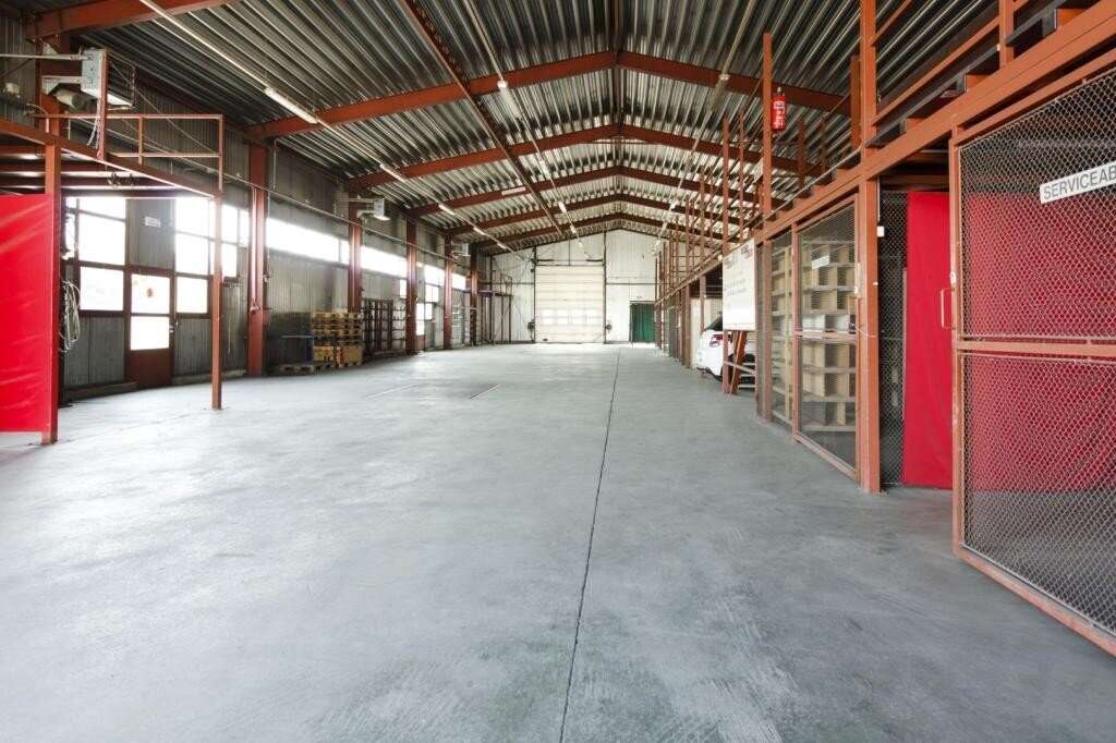  مكتب في Fischamend, Austria 3645متر مربع رقم 15260