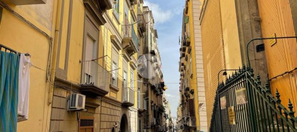 Apartamento de 2 habitaciónes en Naples, Italy No. 34117 3