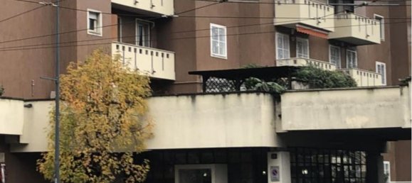 3 rooms Apartment in Milan, Italy No. 314180 2