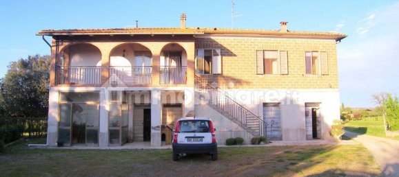 2 bedrooms Villa in Montepulciano, Italy No. 108120 3